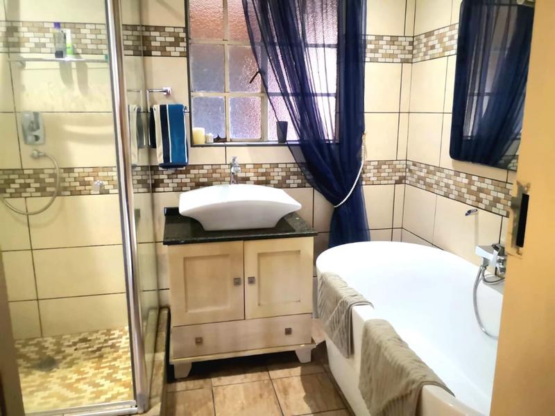 5 Bedroom Property for Sale in Stilfontein North West